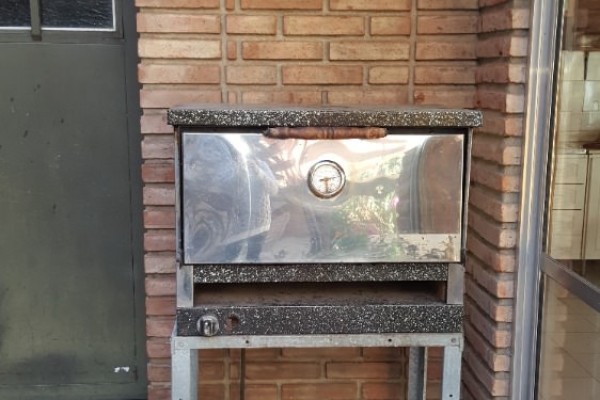 CASA PARA 10/12 PERSONAS - CENTRICA - 5 DORMITORIOS - PILETA CERRADA - QUINCHO - EQUIPAMIENTO FULL
