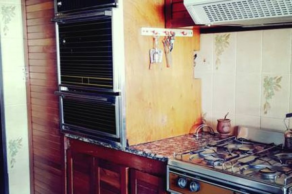 CASA PARA 10/12 PERSONAS - CENTRICA - 5 DORMITORIOS - PILETA CERRADA - QUINCHO - EQUIPAMIENTO FULL