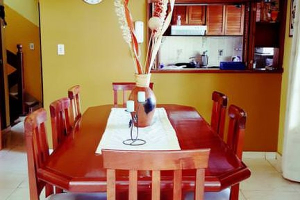 CASA PARA 10/12 PERSONAS - CENTRICA - 5 DORMITORIOS - PILETA CERRADA - QUINCHO - EQUIPAMIENTO FULL