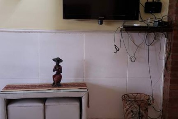CASA PARA 10/12 PERSONAS - CENTRICA - 5 DORMITORIOS - PILETA CERRADA - QUINCHO - EQUIPAMIENTO FULL