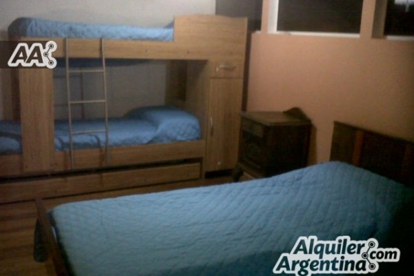 CASA PARA 8/10 PERSONAS - CENTRICA - 3/4 DORMITORIOS - PILETA - GALERIA - PARRILLA - EQUIPAMIENTO FULL