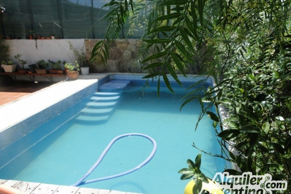 CASA PARA 8/10 PERSONAS - CENTRICA - 3/4 DORMITORIOS - PILETA - GALERIA - PARRILLA - EQUIPAMIENTO FULL