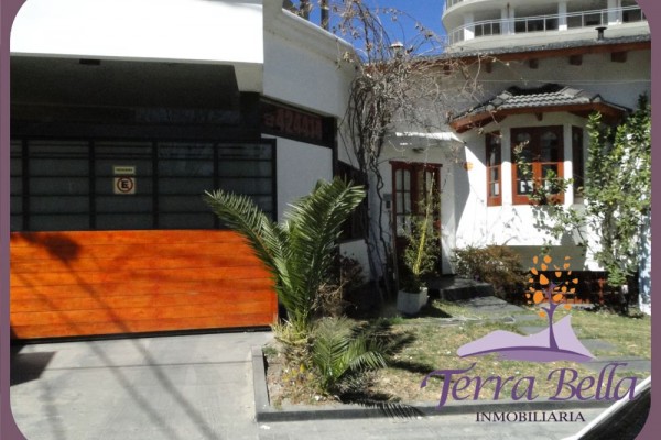 CASA PARA 8/10 PERSONAS - CENTRICA - 3/4 DORMITORIOS - PILETA - GALERIA - PARRILLA - EQUIPAMIENTO FULL