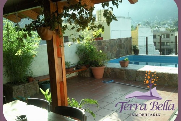 CASA PARA 8/10 PERSONAS - CENTRICA - 3/4 DORMITORIOS - PILETA - GALERIA - PARRILLA - EQUIPAMIENTO FULL