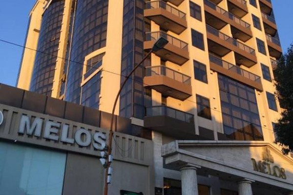 DEPARTAMENTOS EN TORRE MELOS PLENO CENTRO CON PILETA