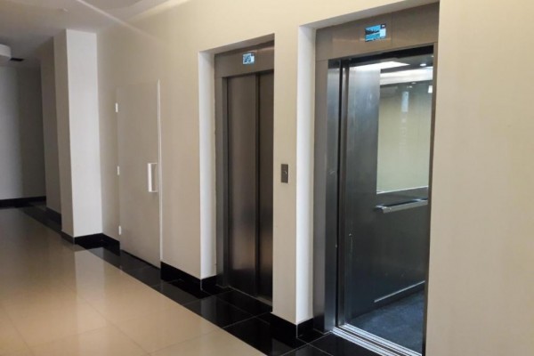 DEPARTAMENTOS EN TORRE MELOS PLENO CENTRO CON PILETA