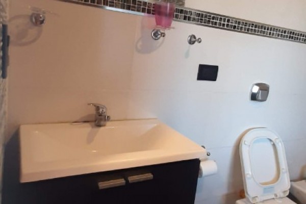 HERMOSA CASA DE CATEGORIA PARA 11 PERSONAS CON PILETA, QUINCHO, VISTA 
