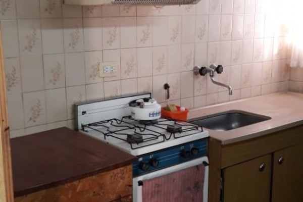 CASA CON PARQUE EN BARRIO SOL Y RIO