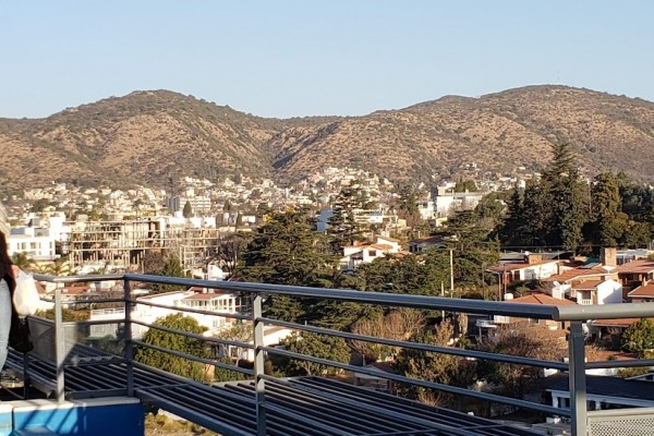 DEPARTAMENTO PARA 6/7 PERSONAS CON PILETA - CENTRICO - COCHERA - EQUIPAMIENTO FULL