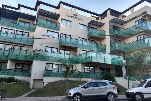 DEPARTAMENTO PARA 6/7 PERSONAS CON PILETA - CENTRICO - COCHERA - EQUIPAMIENTO FULL