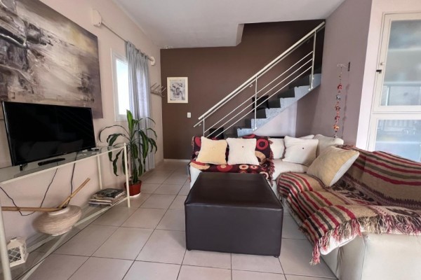 EXCLUSIVO CONDOMINIO SOBRE EL LAGO! PISCINA CLIMATIZADA, QUIMNCHO, BAJADA PROPIA!