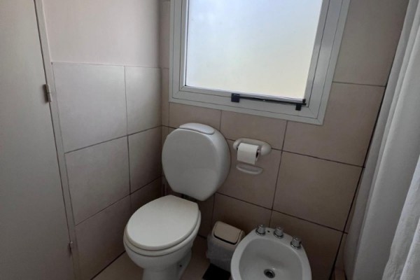 EXCLUSIVO CONDOMINIO SOBRE EL LAGO! PISCINA CLIMATIZADA, QUIMNCHO, BAJADA PROPIA!