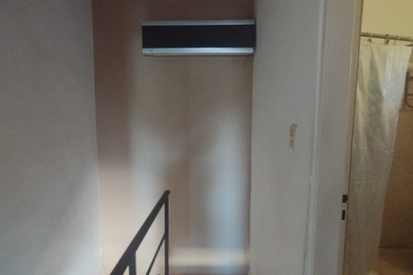 CABAÑA 5: 1 DORMITORIO CON COCHERA Y PARRILLA