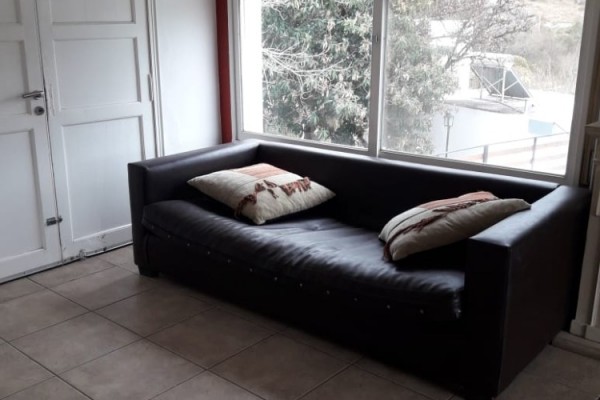 CASA PARA 8/10  SOBRE EL LAGO SAN ROQUE. HERMOSA VISTA. PILETA (COMPARTIDA)