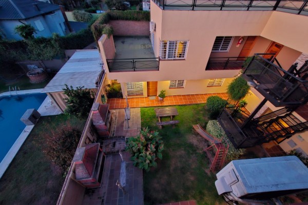 DEPARTAMENTO UN DORMITORIO CON TERRAZA, COCHERA, PISCINA Y QUINCHO