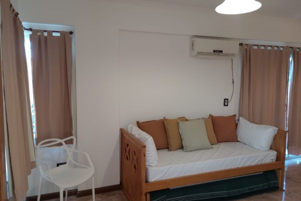 DEPARTAMENTO UN DORMITORIO CON TERRAZA, COCHERA, PISCINA Y QUINCHO