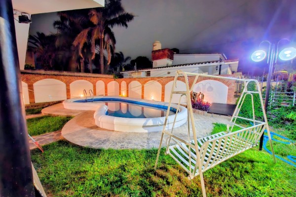 CASA PARA 8 PERSONAS CON PARQUE-QUINCHO-PILETA