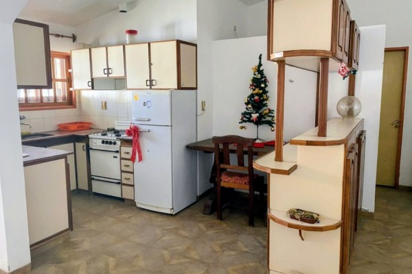 CASA PARA 8 PERSONAS CON PARQUE-QUINCHO-PILETA