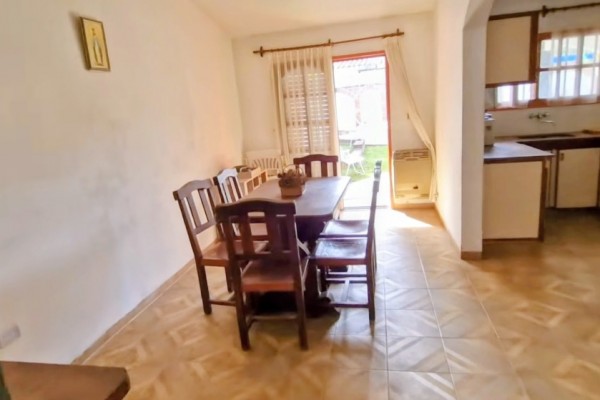 CASA PARA 8 PERSONAS CON PARQUE-QUINCHO-PILETA