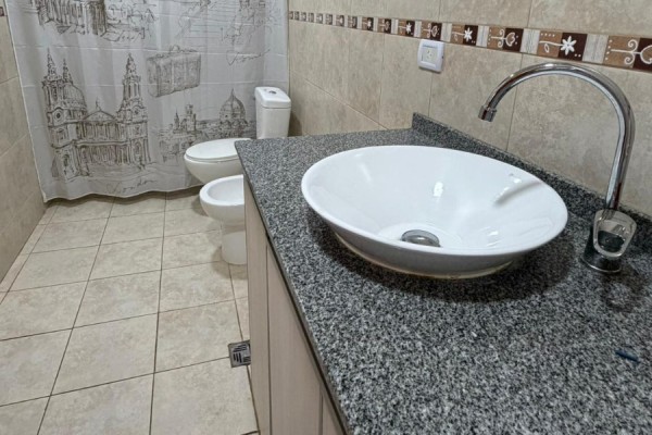 DEPARTAMENTO PARA 2 PERSONAS PRÓXIMO AL CENTRO