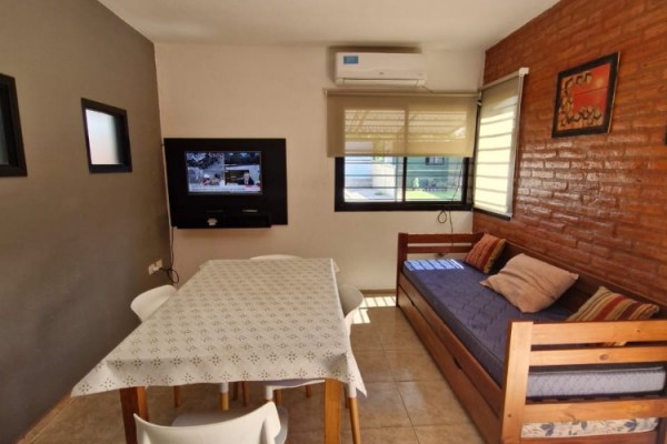DUPLEX 1 DORMITORIO A METROS DEL RIO. COCHERA. TERRAZA. PARRILLA
