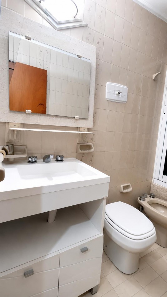 CASA PARA 12 PERSONAS - 5 DORMITORIOS - PILETA CERRADA - QUINCHO - CENTRICA