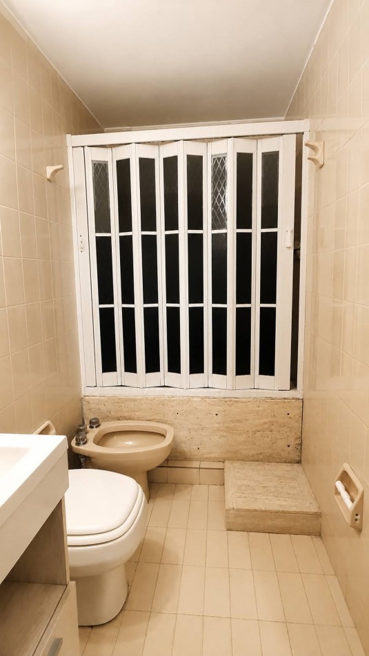 CASA PARA 12 PERSONAS - 5 DORMITORIOS - PILETA CERRADA - QUINCHO - CENTRICA