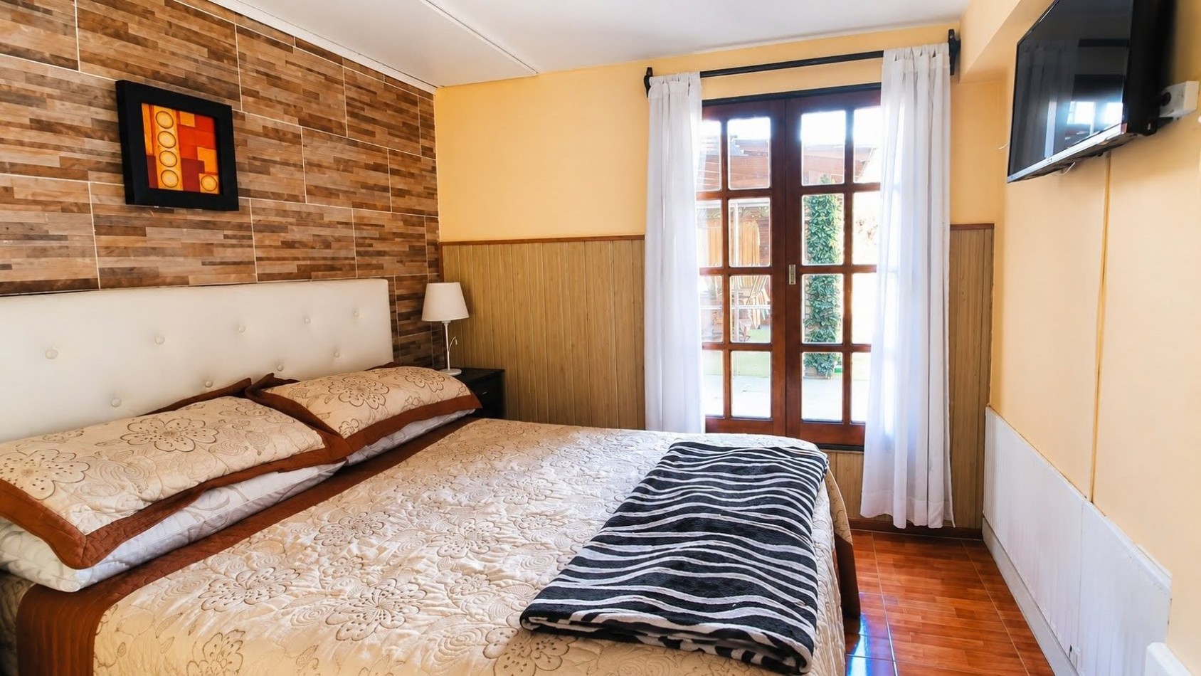 CASA PARA 12 PERSONAS - 5 DORMITORIOS - PILETA CERRADA - QUINCHO - CENTRICA