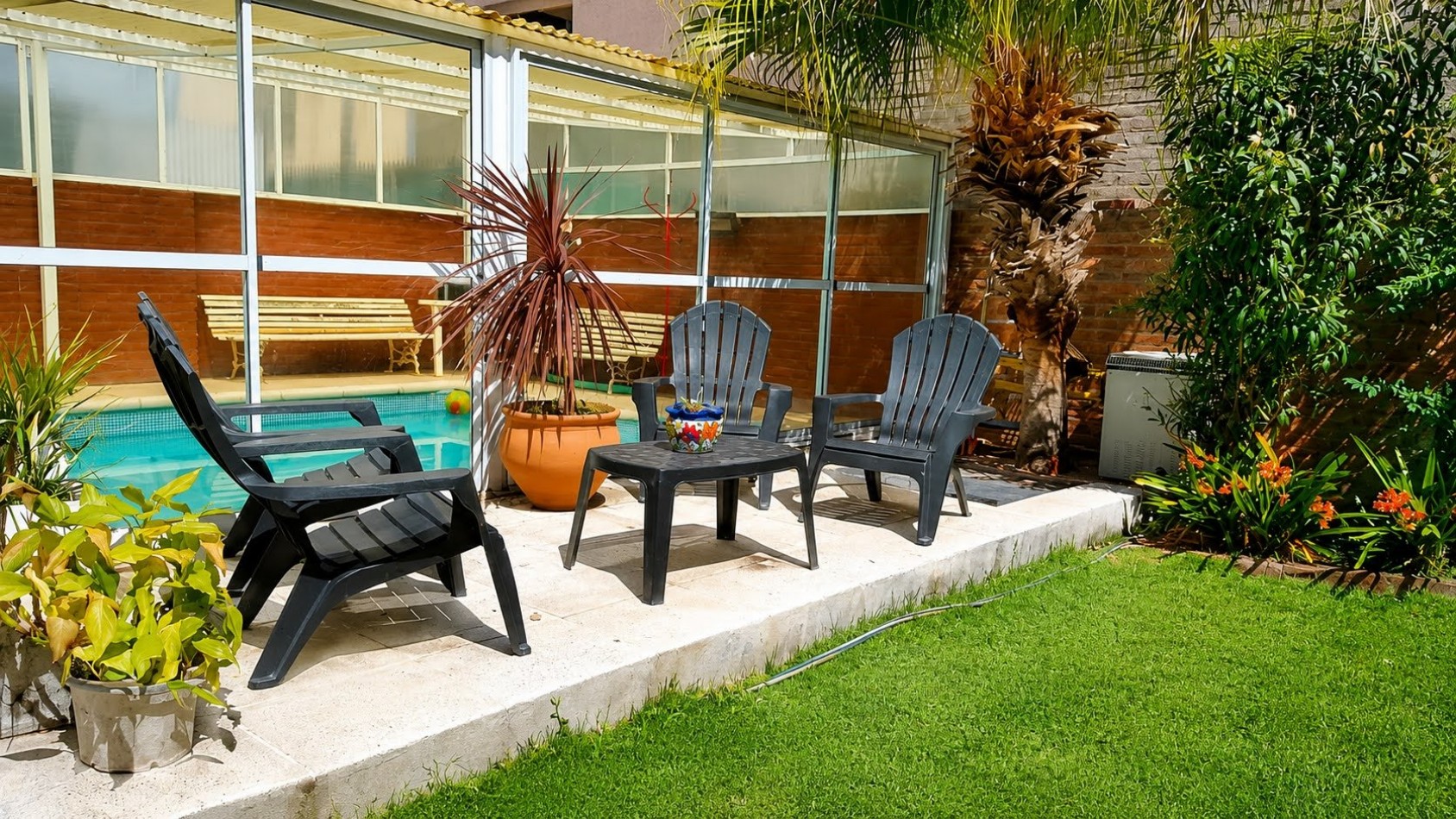 CASA PARA 12 PERSONAS - 5 DORMITORIOS - PILETA CERRADA - QUINCHO - CENTRICA