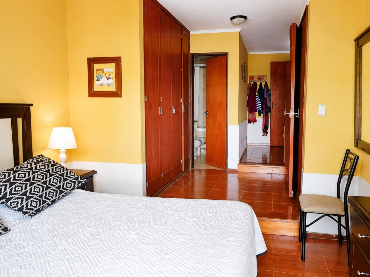 CASA PARA 12 PERSONAS - 5 DORMITORIOS - PILETA CERRADA - QUINCHO - CENTRICA