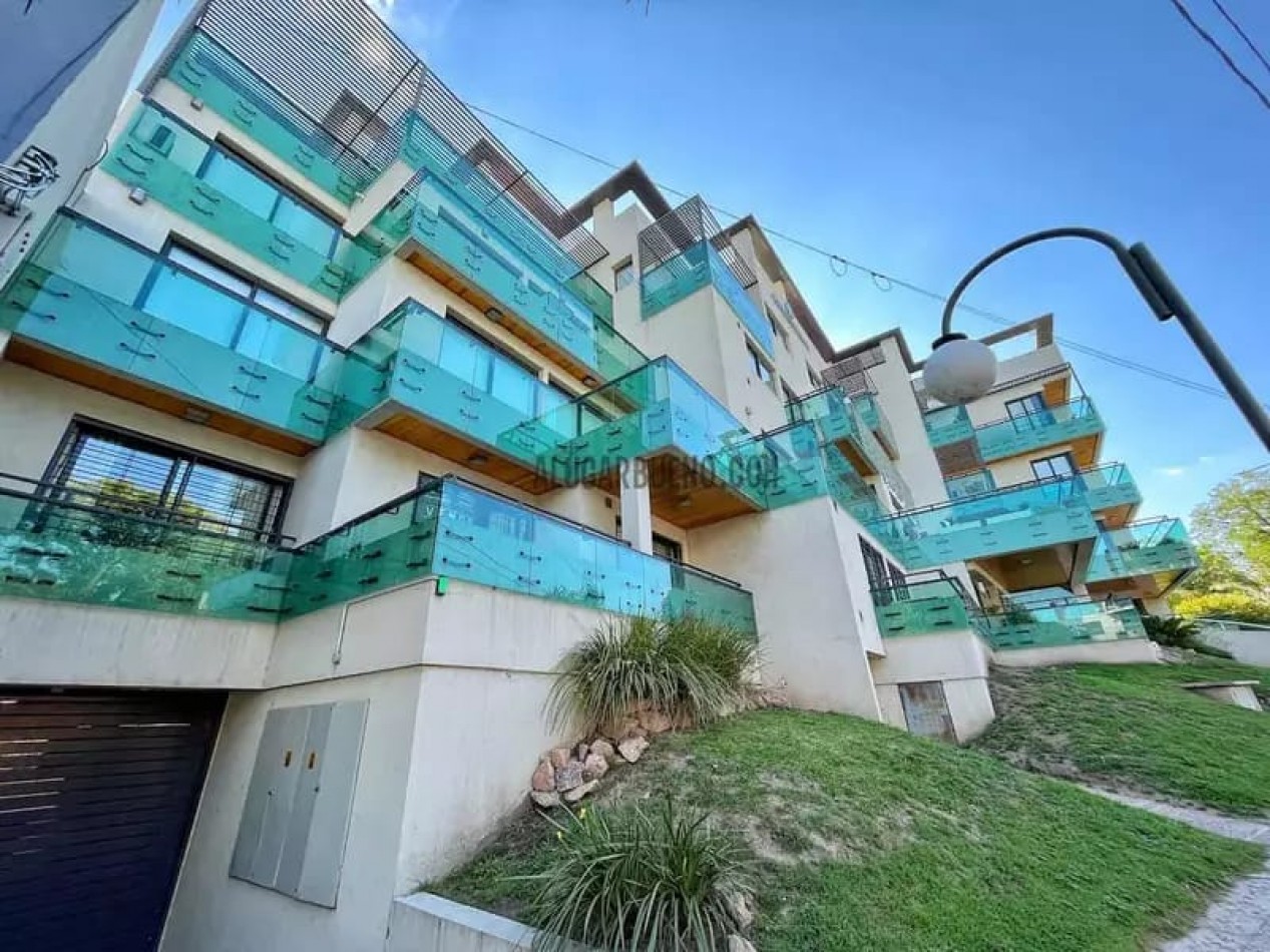 DEPTO 6 PERS - PILETA CLIMATIZADA - CENTRICO - COCHERA - VISTA AL LAGO - QUINCHO 