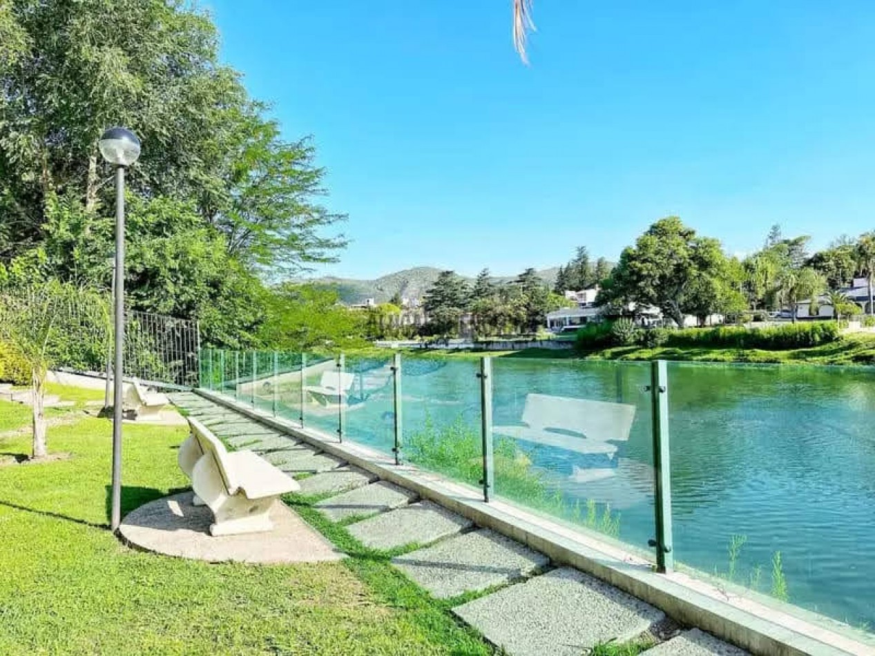 DEPTO 6 PERS - PILETA CLIMATIZADA - CENTRICO - COCHERA - VISTA AL LAGO - QUINCHO 