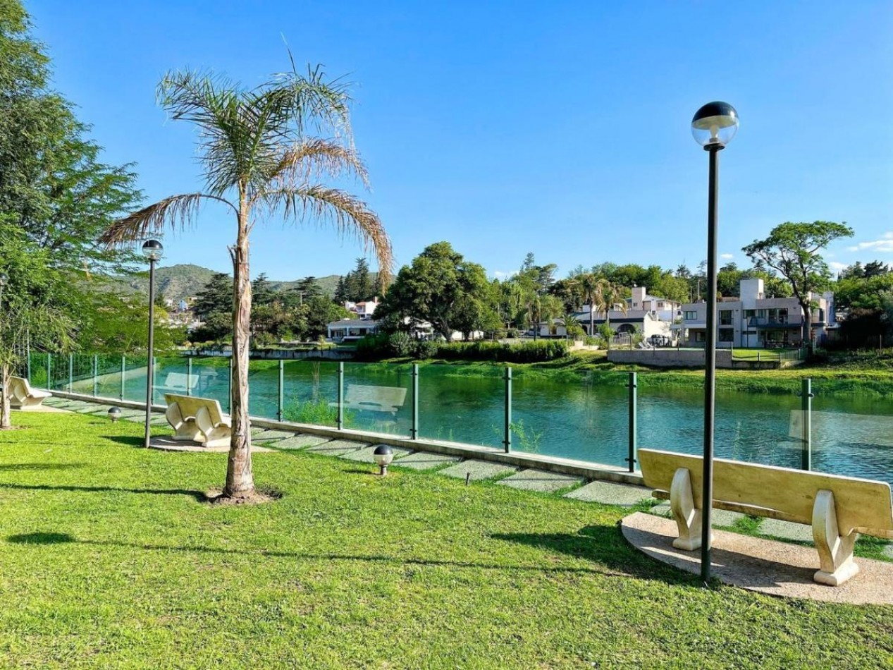 DEPTO 6 PERS - PILETA CLIMATIZADA - CENTRICO - COCHERA - VISTA AL LAGO - QUINCHO 