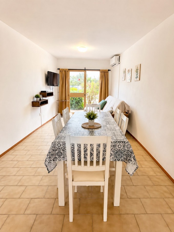DEPARTAMENTO PARA 5 PERSONAS - PILETA-COCHERA-QUINCHO-PARQUE FRENTE AL LAGO