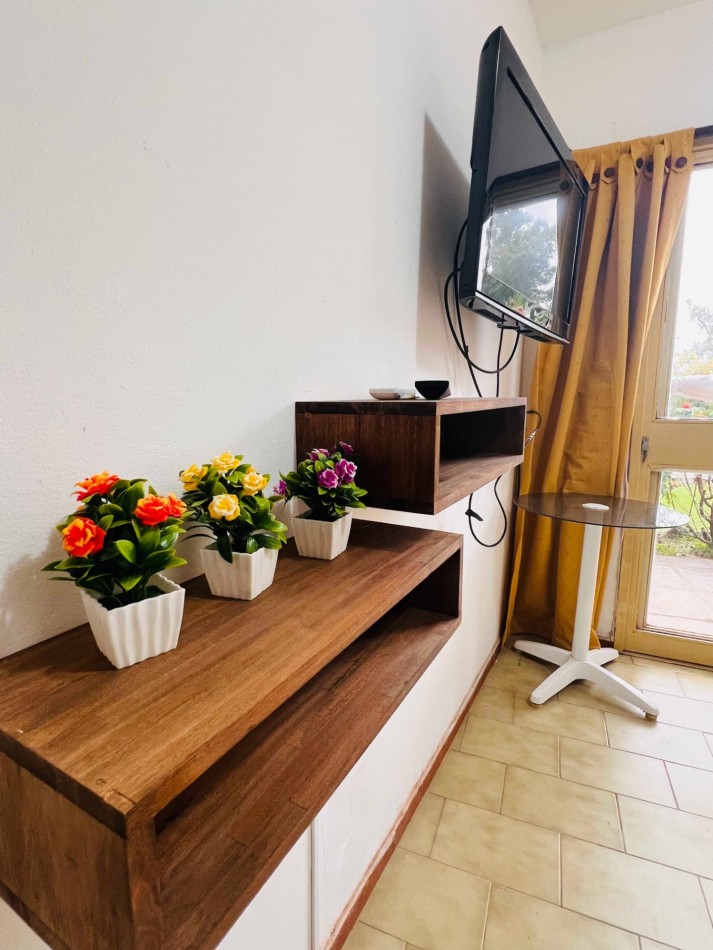 DEPARTAMENTO PARA 5 PERSONAS - PILETA-COCHERA-QUINCHO-PARQUE FRENTE AL LAGO