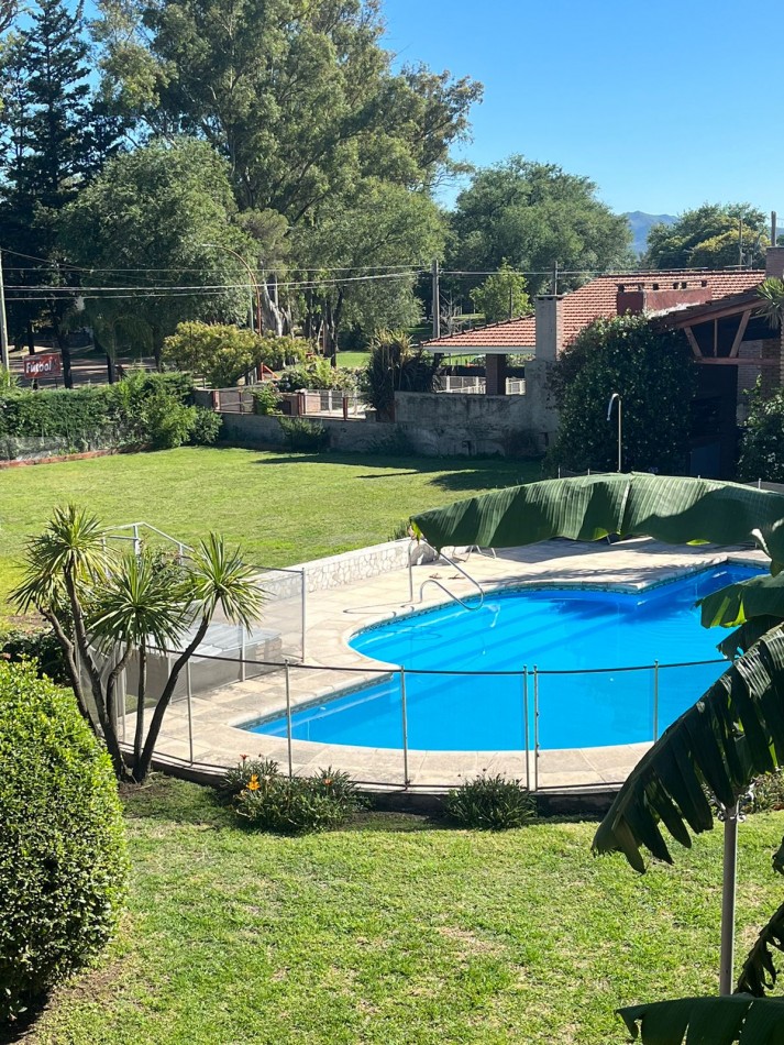 DEPARTAMENTO PARA 5 PERSONAS - PILETA-COCHERA-QUINCHO-PARQUE FRENTE AL LAGO