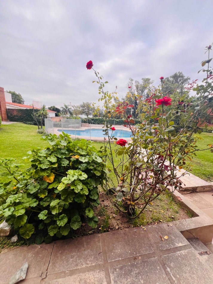 DEPARTAMENTO PARA 5 PERSONAS - PILETA-COCHERA-QUINCHO-PARQUE FRENTE AL LAGO