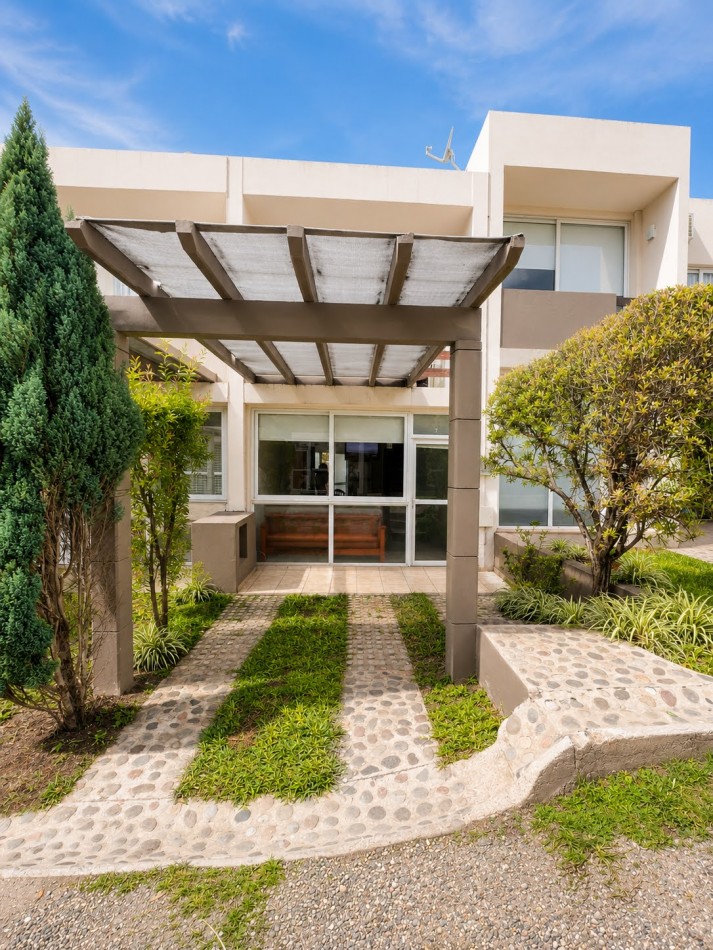 DUPLEX PARA 4 PERSONAS. - PILETA-COCHERA-QUINCHO-ZONA COSTANERA