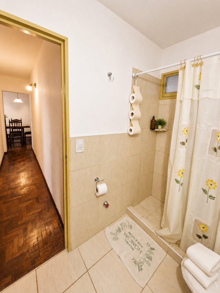 DEPARTAMENTO EN PLENO CENTRO PARA 6 PERSONAS CON COCHERA