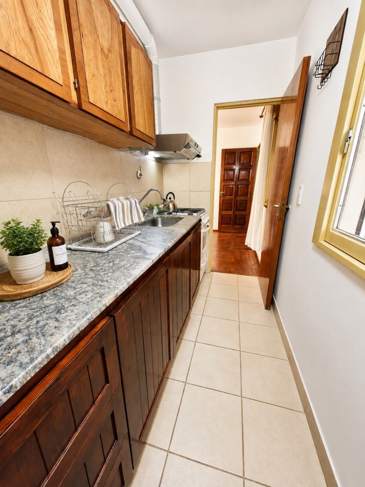 DEPARTAMENTO EN PLENO CENTRO PARA 6 PERSONAS CON COCHERA
