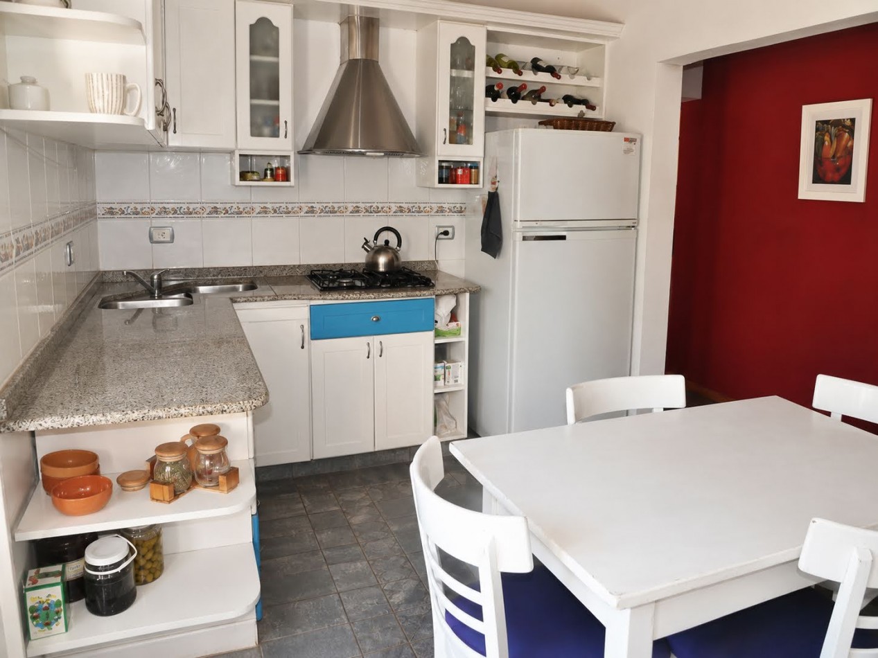 CASA PARA 8 PERSONAS CENTRICA - PILETA - GALERIA - PARRILLA - EQUIPAMIENTO FULL