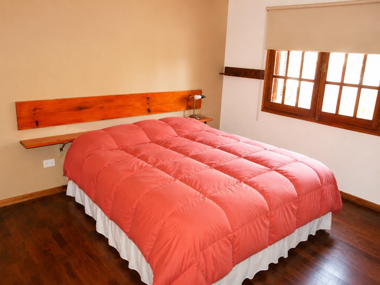 CASA PARA 8 PERSONAS CENTRICA - PILETA - GALERIA - PARRILLA - EQUIPAMIENTO FULL
