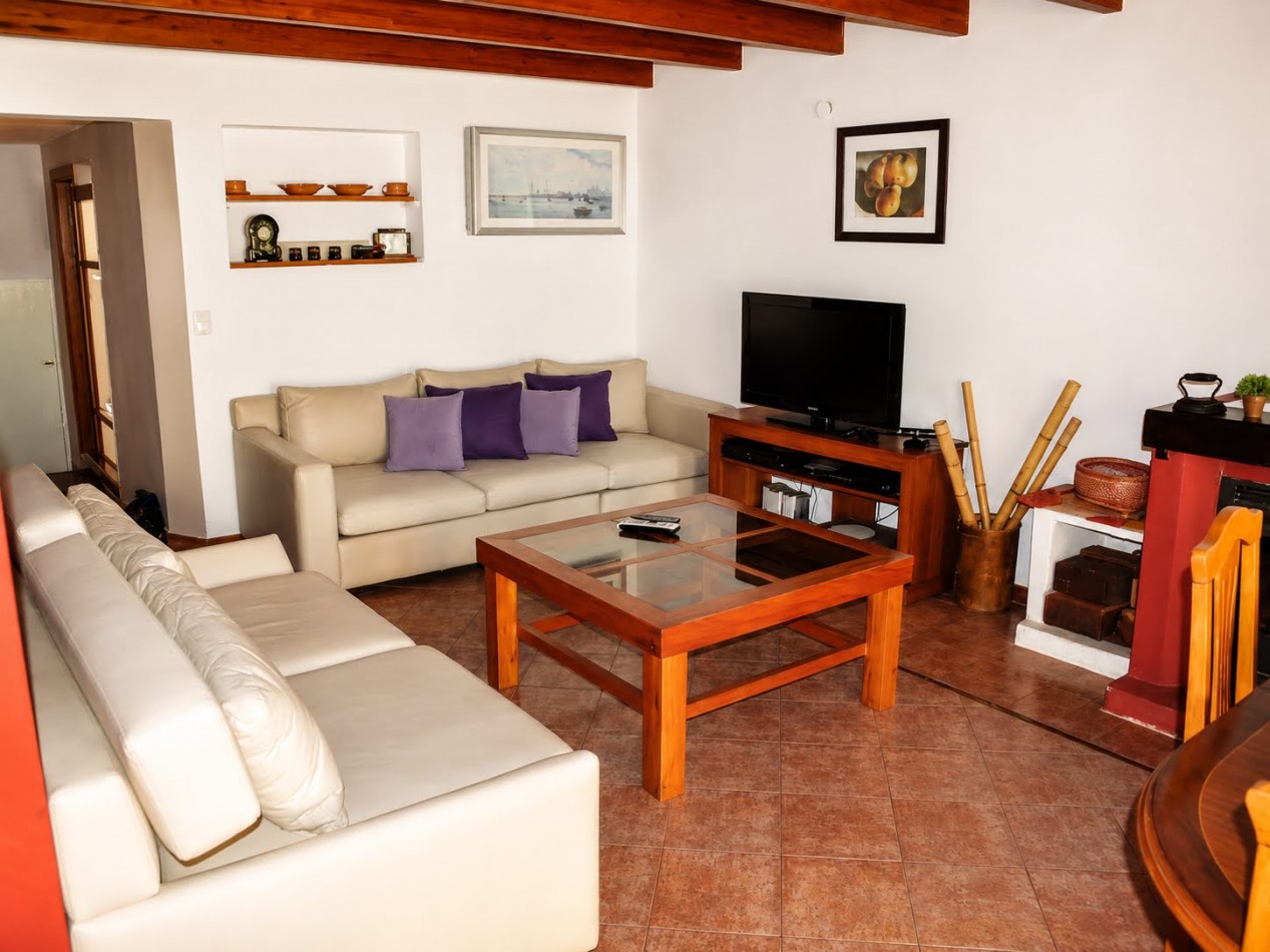 CASA PARA 8 PERSONAS CENTRICA - PILETA - GALERIA - PARRILLA - EQUIPAMIENTO FULL