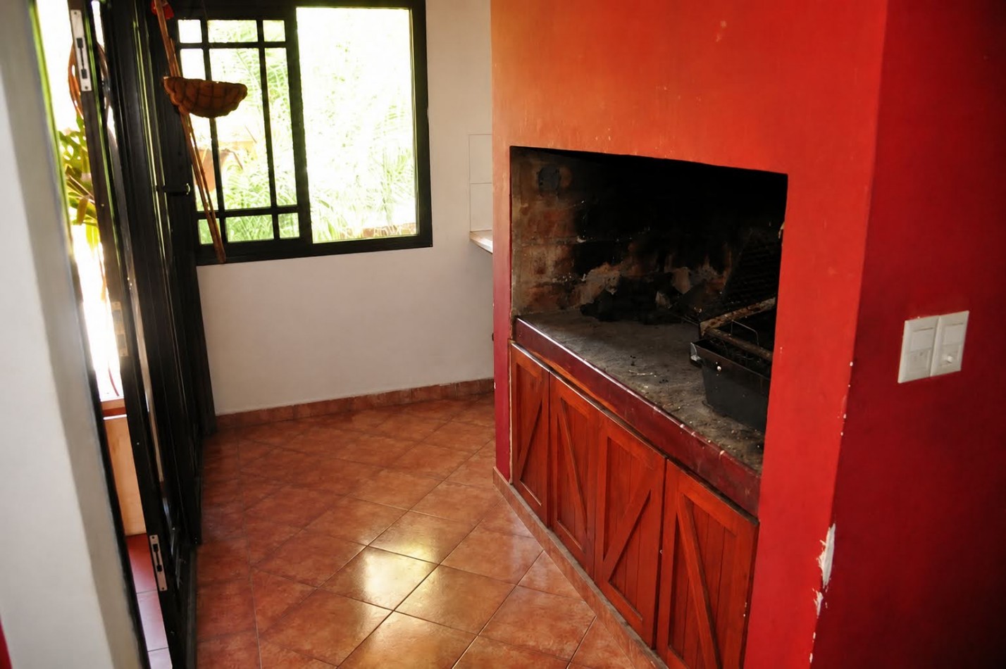 CASA PARA 8 PERSONAS CENTRICA - PILETA - GALERIA - PARRILLA - EQUIPAMIENTO FULL