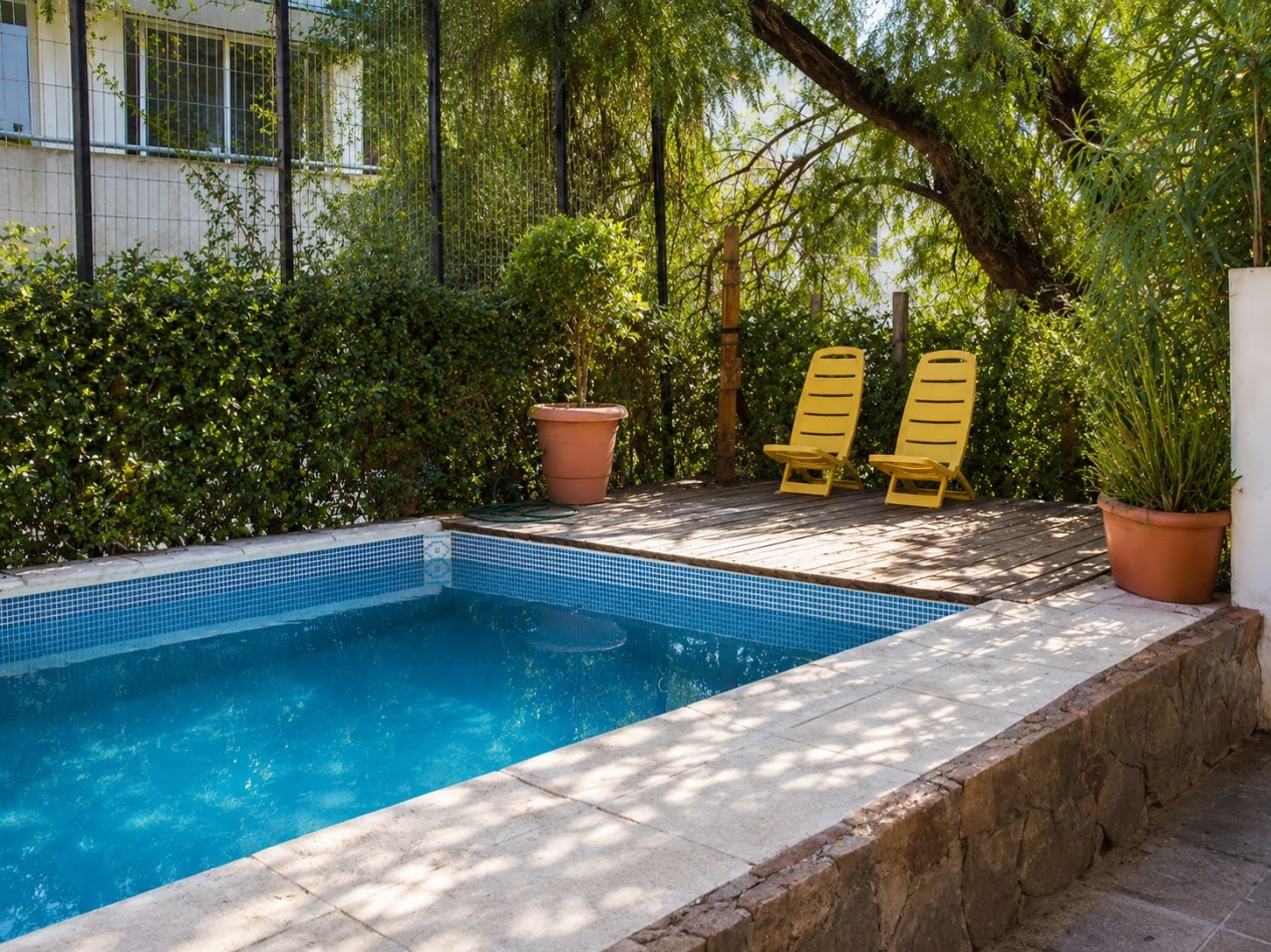 CASA PARA 8 PERSONAS CENTRICA - PILETA - GALERIA - PARRILLA - EQUIPAMIENTO FULL
