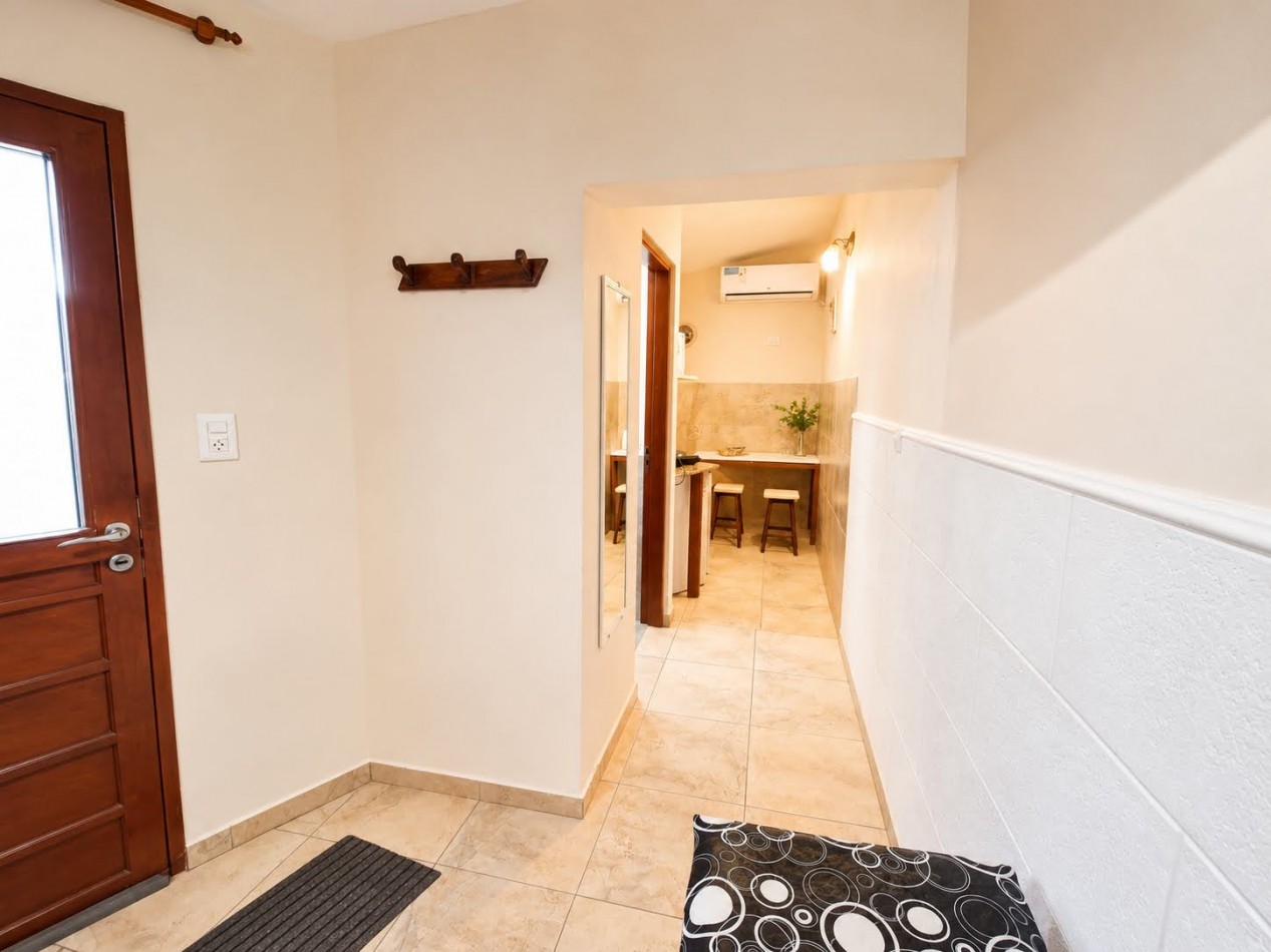 DEPARTAMENTO MONOAMBIENTE PARA 2 PERSONAS FRENTE AL LAGO, CON COCHERA