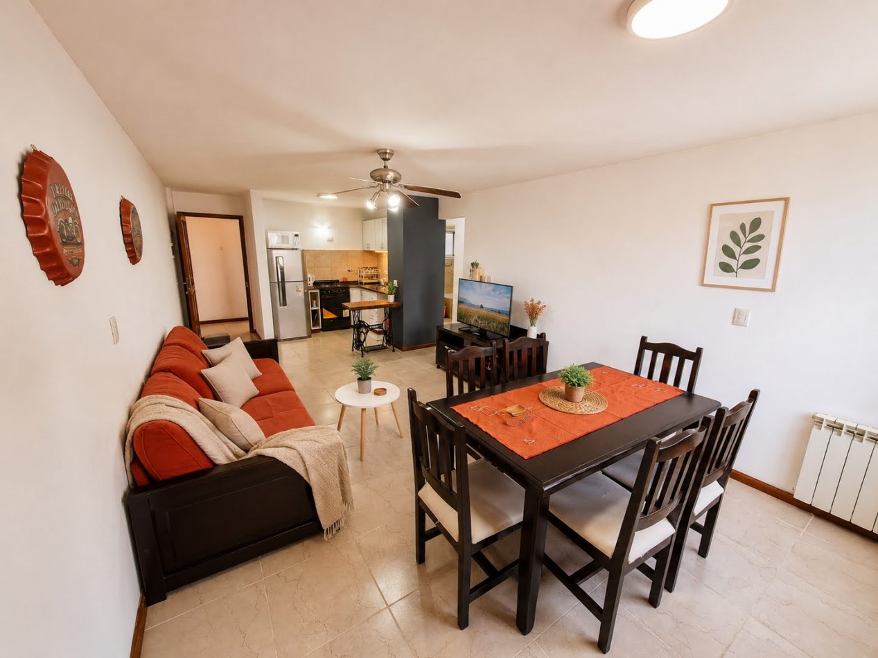 DEPARTAMENTO PARA 4 PERSONAS EN PLENO CENTRO - COCHERA - PISCINA - QUINCHO