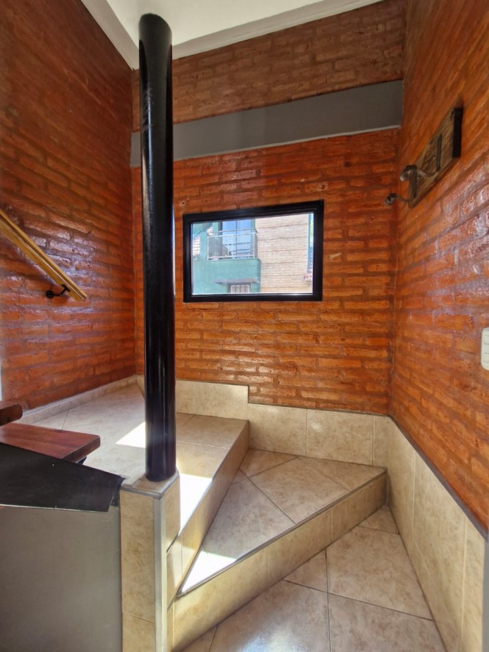 DUPLEX PARA 4 PERSONAS CON COCHERA A METROS DEL RIO