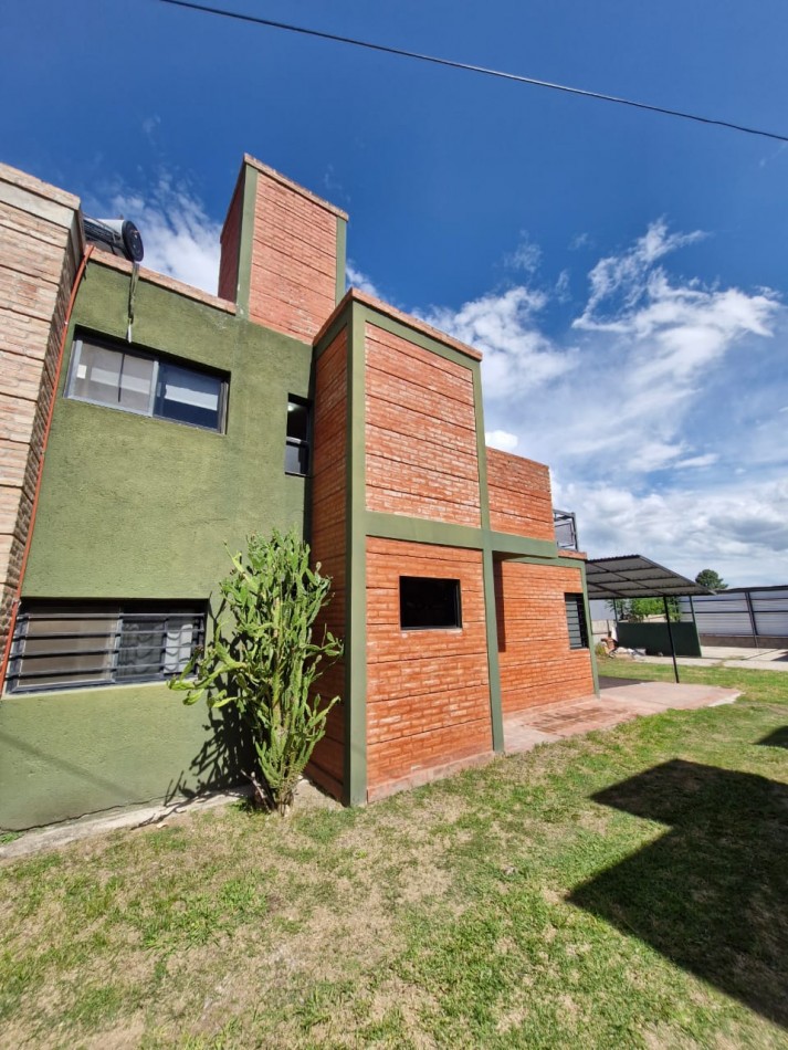 DUPLEX PARA 4 PERSONAS CON COCHERA A METROS DEL RIO