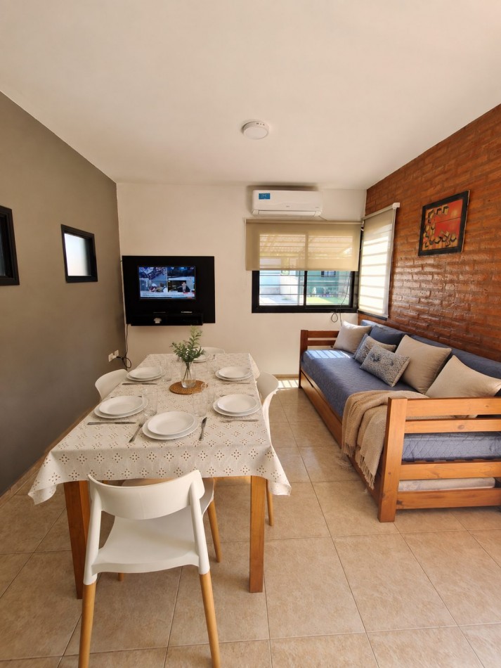 DUPLEX PARA 4 PERSONAS CON COCHERA A METROS DEL RIO
